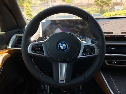New 2026 BMW X5 xDrive50e w/ M Sport Package AWD/4WD image 15