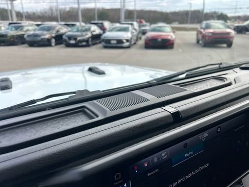 Used 2025 Jeep Wrangler Sport image 28