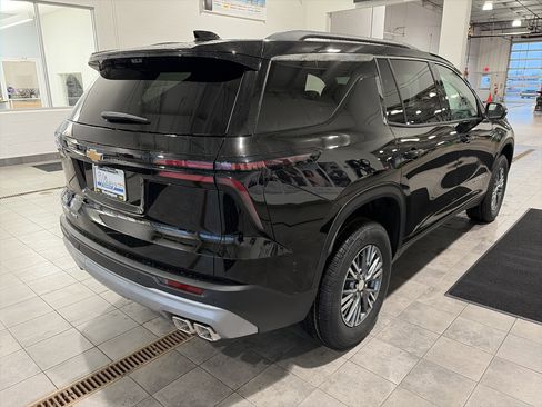 New 2026 Chevrolet Traverse LT w/ Driver Confidence Package image 3