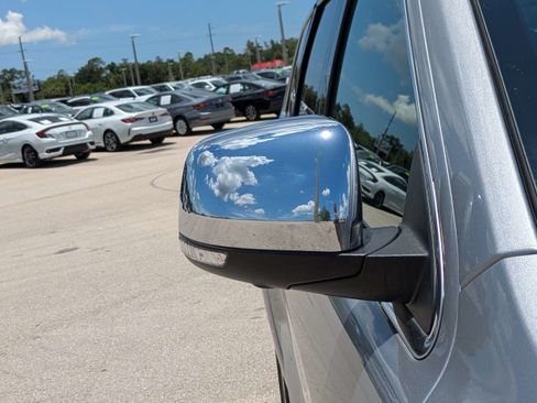 Used 2018 Jeep Grand Cherokee Summit AWD/4WD image 12