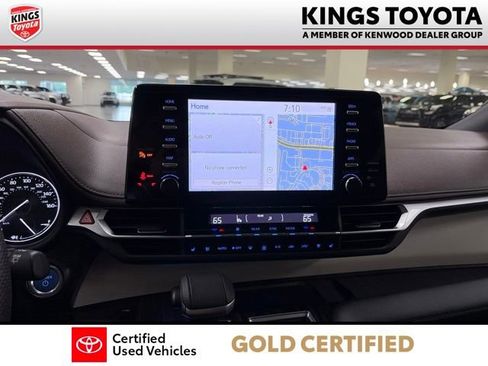 Certified 2024 Toyota Sienna Platinum FWD image 24