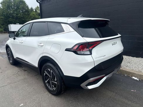 Used 2023 Kia Sportage LX image 9