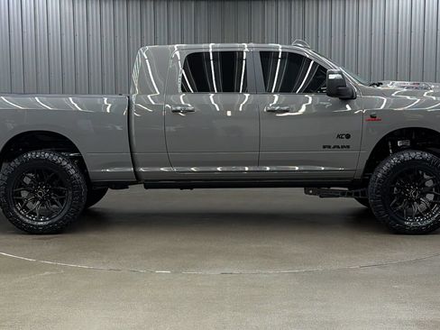 Used 2025 RAM 2500 Laramie AWD/4WD image 6