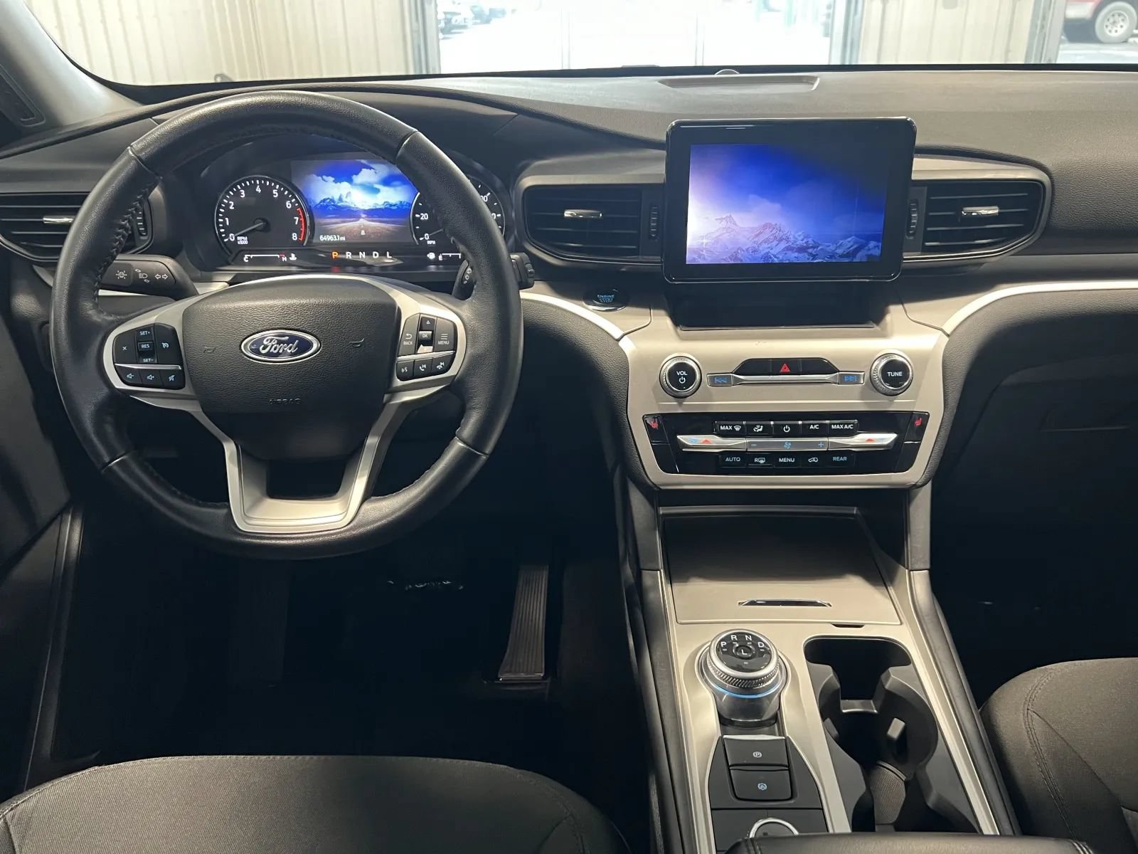 Used 2022 Ford Explorer XLT AWD/4WD image 8
