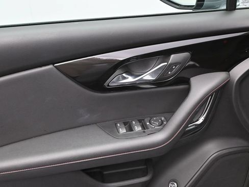 Used 2025 Chevrolet Blazer RS FWD image 12