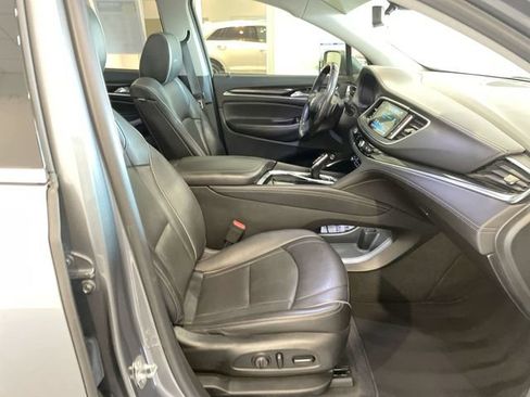 Used 2019 Buick Enclave Avenir w/ Avenir Technology Package FWD image 19