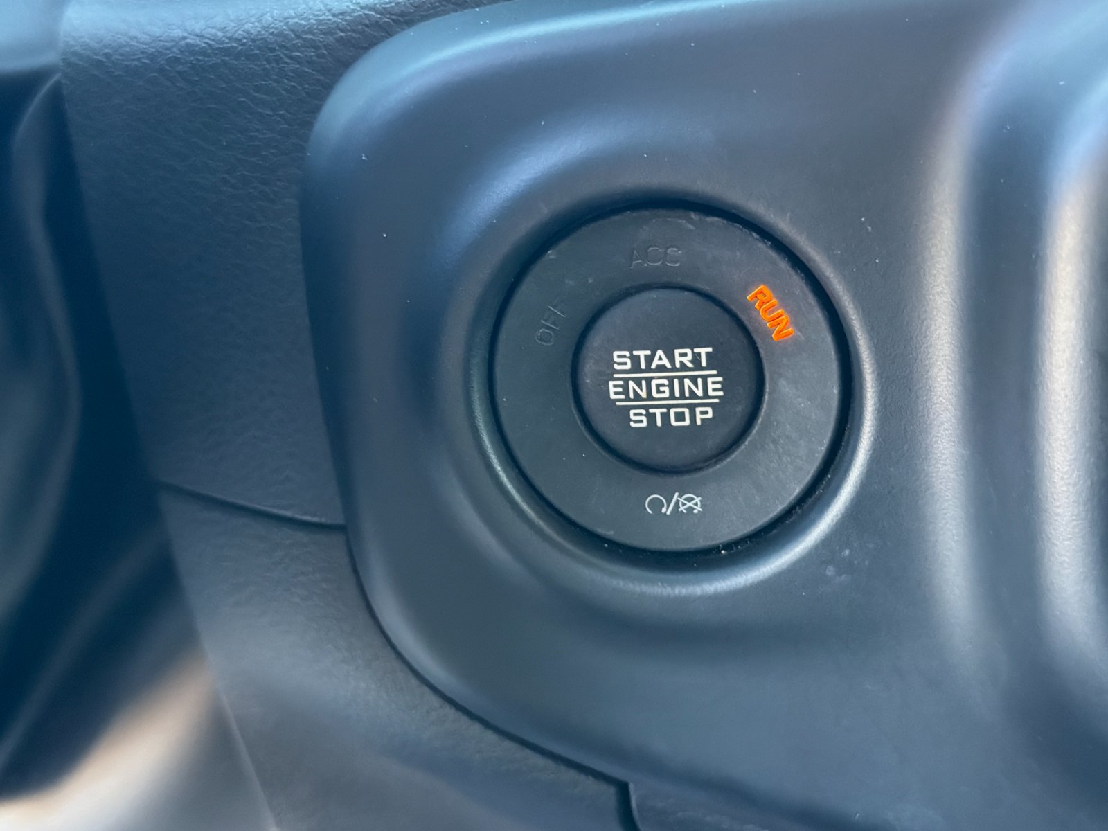 Used 2022 Jeep Wrangler Unlimited Sahara AWD/4WD image 26