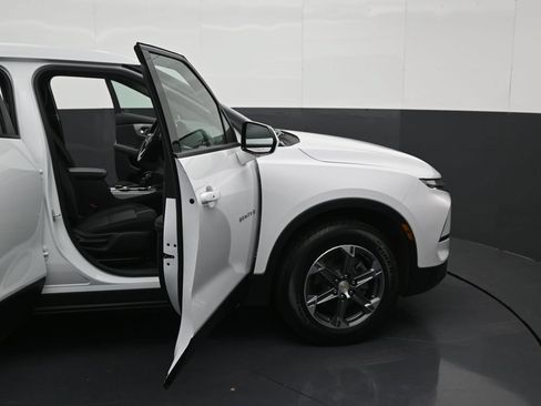 Used 2023 Chevrolet Blazer LT AWD/4WD image 9