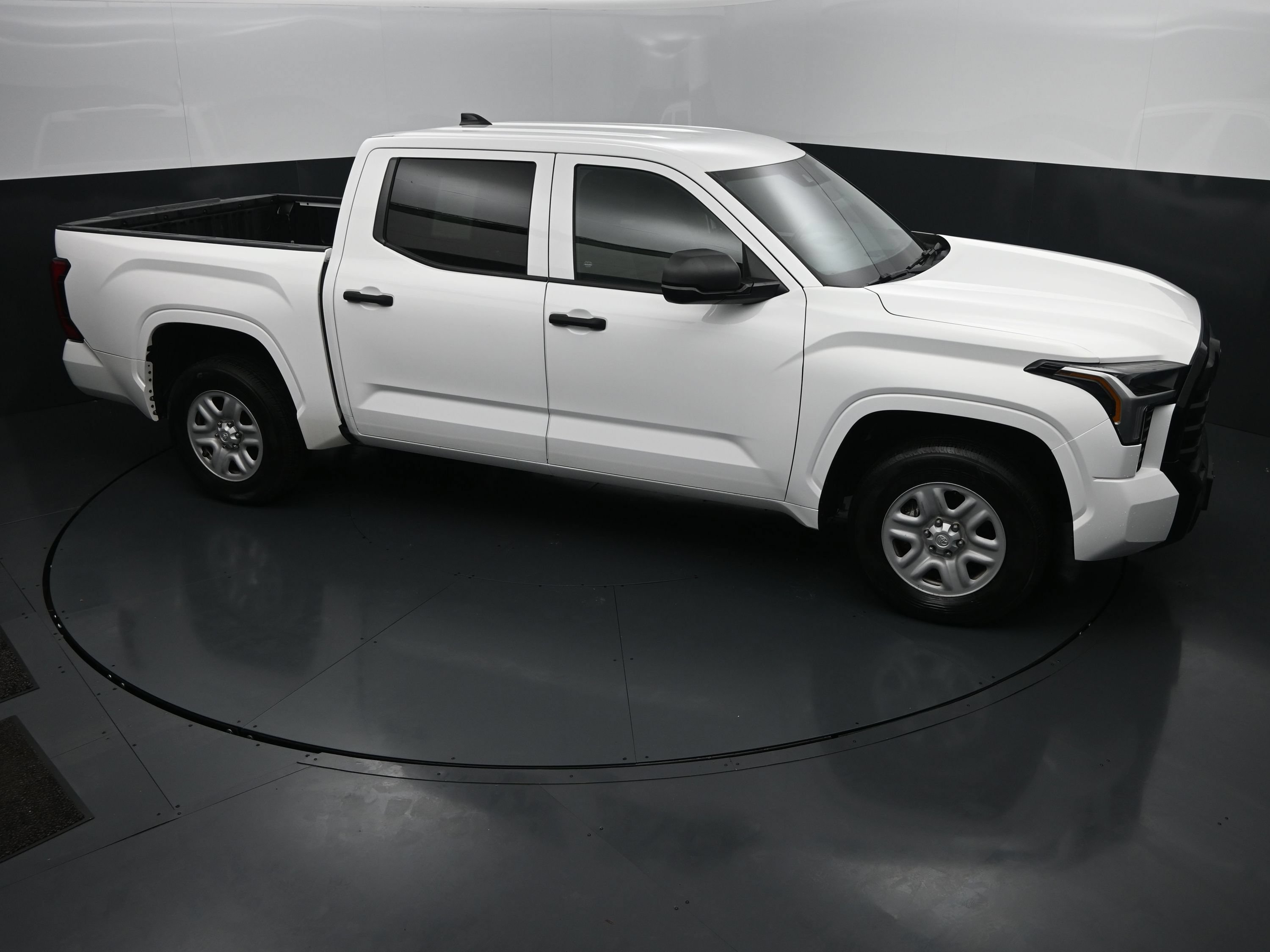 Used 2022 Toyota Tundra SR w/ SR Tow Package RWD image 32