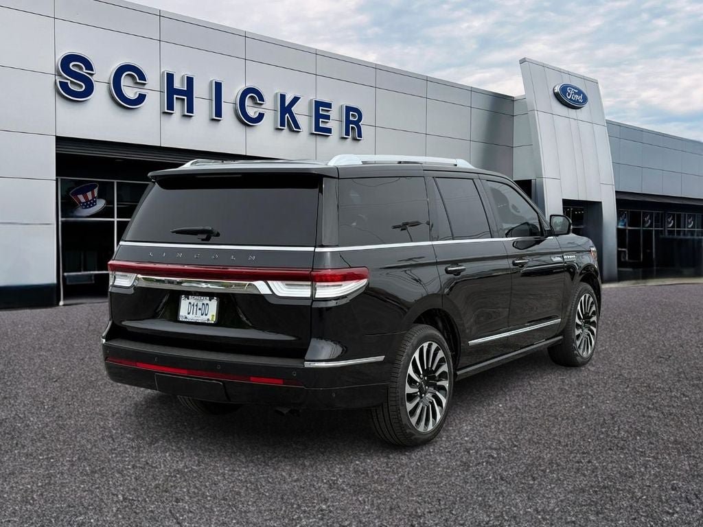 Used 2023 Lincoln Navigator Black Label AWD/4WD image 2