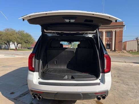 Used 2022 GMC Yukon Denali w/ Denali Premium Package RWD image 49