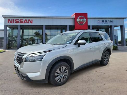 Certified 2024 Nissan Pathfinder SV FWD image 6