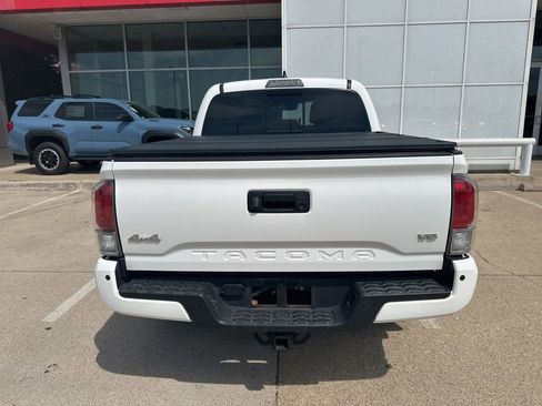Used 2018 Toyota Tacoma Limited AWD/4WD image 2
