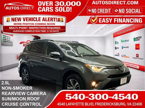Used 2018 Toyota RAV4 XLE AWD/4WD image 1