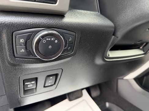 Used 2019 Ford F150 Lariat w/ Equipment Group 502A Luxury AWD/4WD image 12