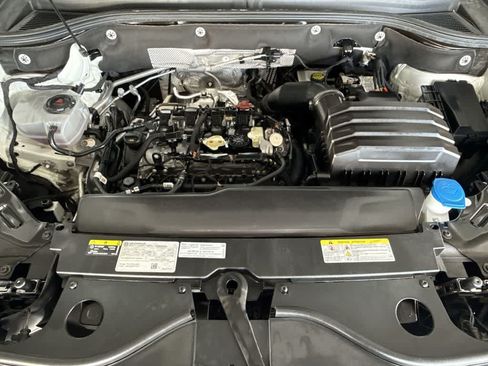 Certified 2024 Volkswagen Atlas SE FWD image 12