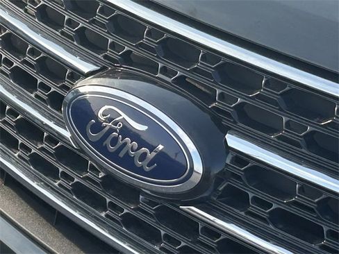 Certified 2023 Ford Explorer XLT image 25