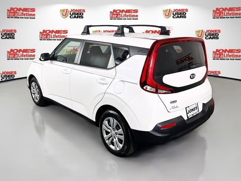 Used 2021 Kia Soul LX FWD image 2
