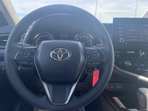 Used 2023 Toyota Camry SE FWD image 19