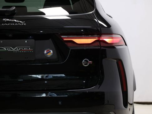 Used 2021 Jaguar F-PACE SVR image 59
