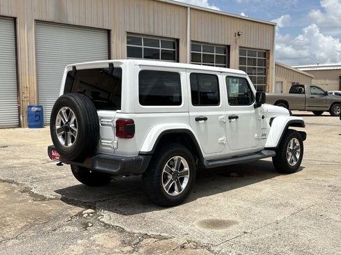 Used 2018 Jeep Wrangler Unlimited Sahara AWD/4WD image 5