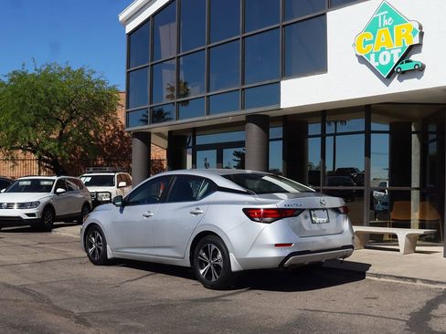 Used 2021 Nissan Sentra SV image 9
