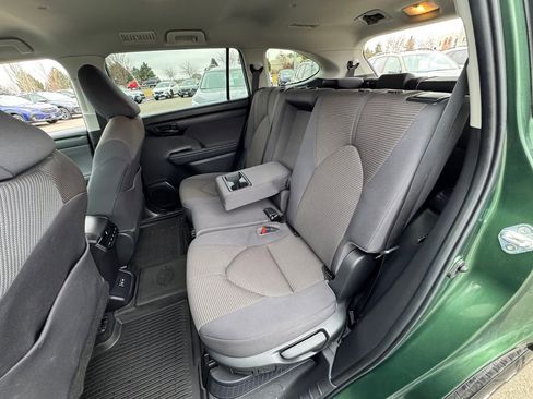 Used 2023 Toyota Highlander LE image 37