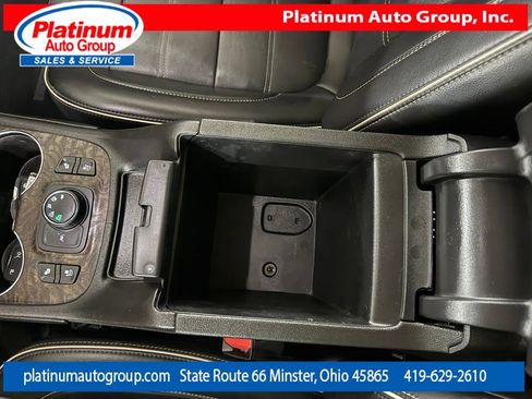 Used 2021 GMC Acadia Denali w/ Denali Ultimate Package AWD/4WD image 26