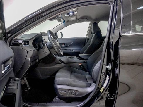 Used 2023 Toyota Venza LE AWD/4WD image 21