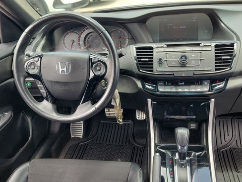 Used 2017 Honda Accord Sport image 16