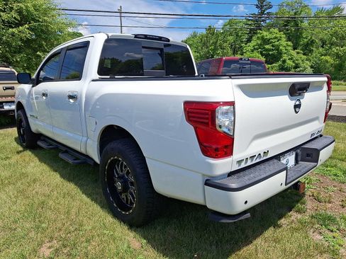Used 2021 Nissan Titan SV w/ SV Convenience Package AWD/4WD image 5