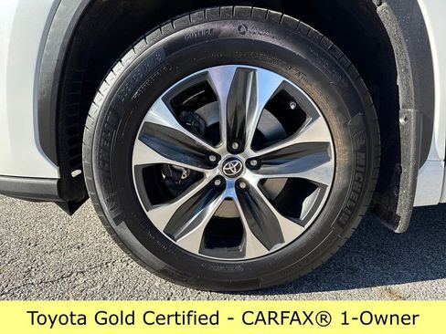 Certified 2021 Toyota Highlander XLE image 31