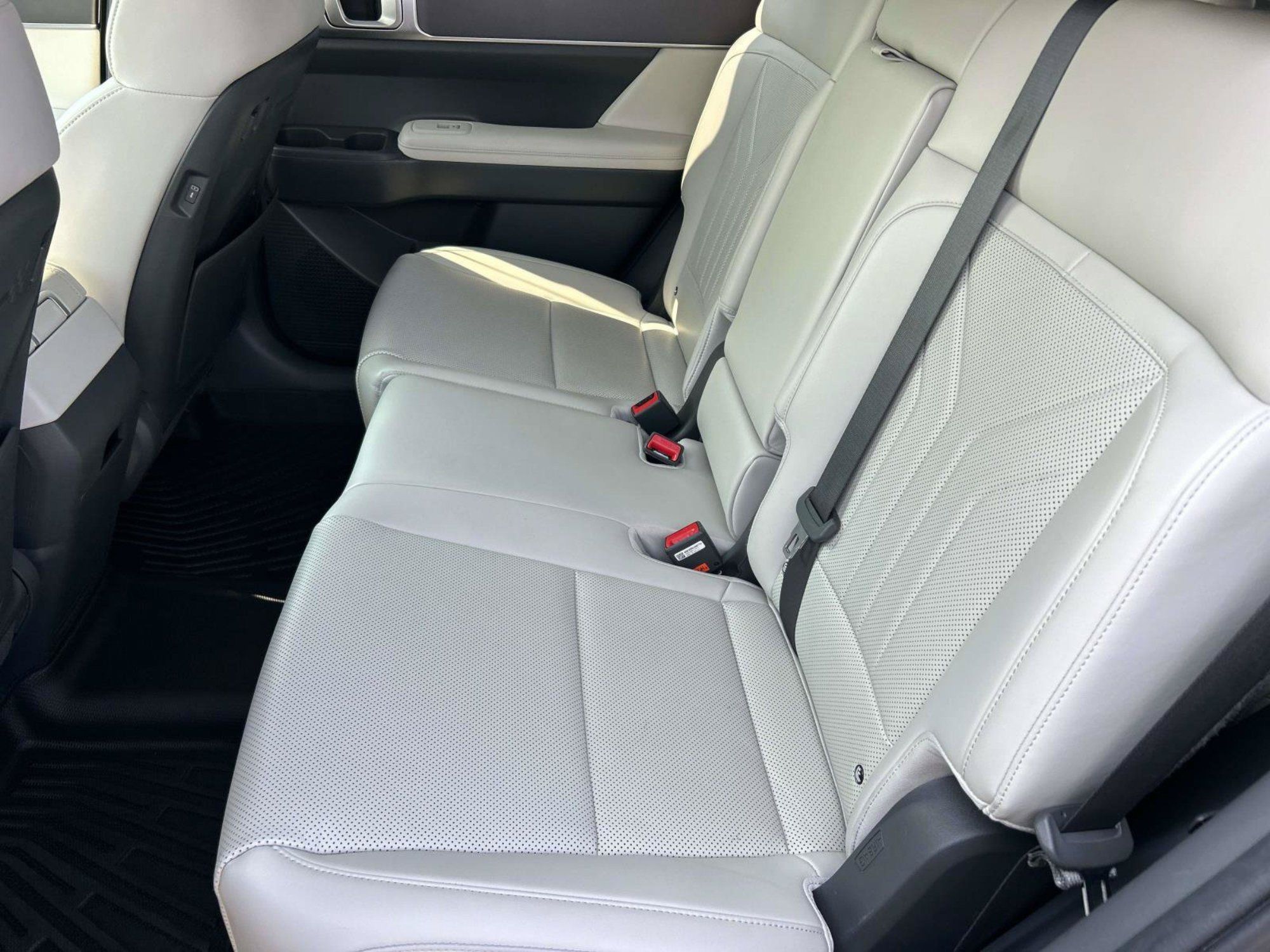 Used 2024 Hyundai Santa Fe SEL FWD image 19