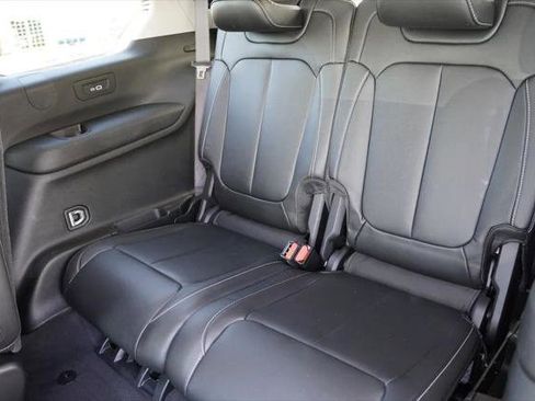 Certified 2023 Jeep Grand Cherokee L Limited AWD/4WD image 18