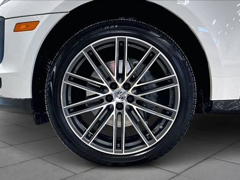 Used 2021 Porsche Macan S image 11