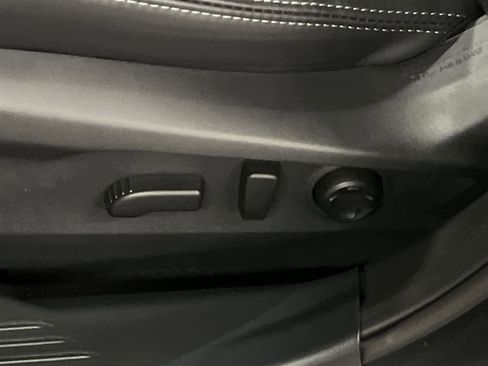 Used 2025 Subaru Outback Touring image 12