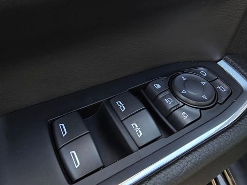 Used 2024 GMC Sierra 3500 Denali w/ Denali Reserve Package image 12