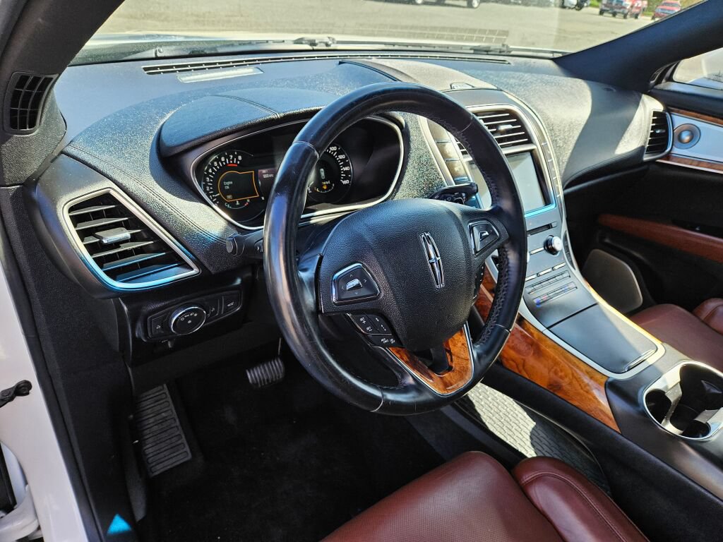 Used 2016 Lincoln MKX Reserve w/ Luxury Package AWD/4WD image 18