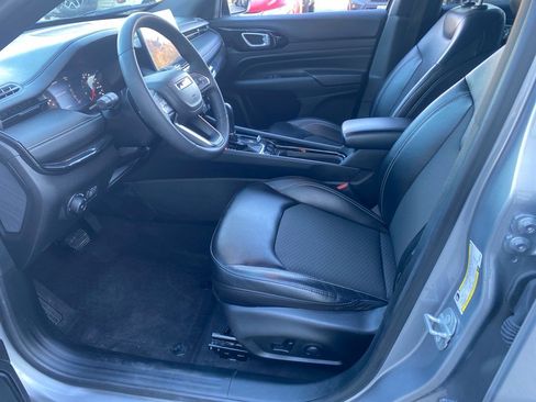 Used 2023 Jeep Compass Latitude w/ Convenience Group AWD/4WD image 9