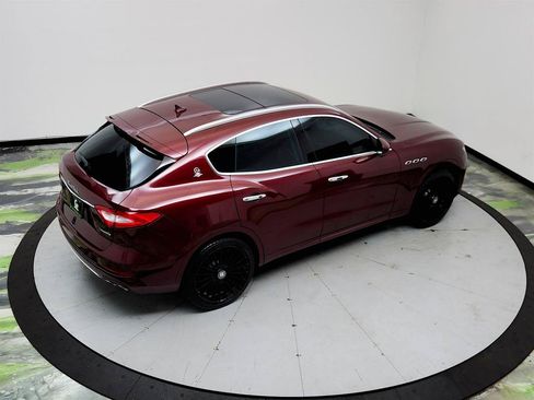 Used 2017 Maserati Levante S AWD/4WD image 34