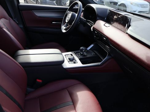 Certified 2025 MAZDA CX-70 3.3 Turbo S w/ Premium Package image 12