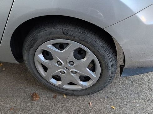 Used 2013 Ford Fiesta S image 4