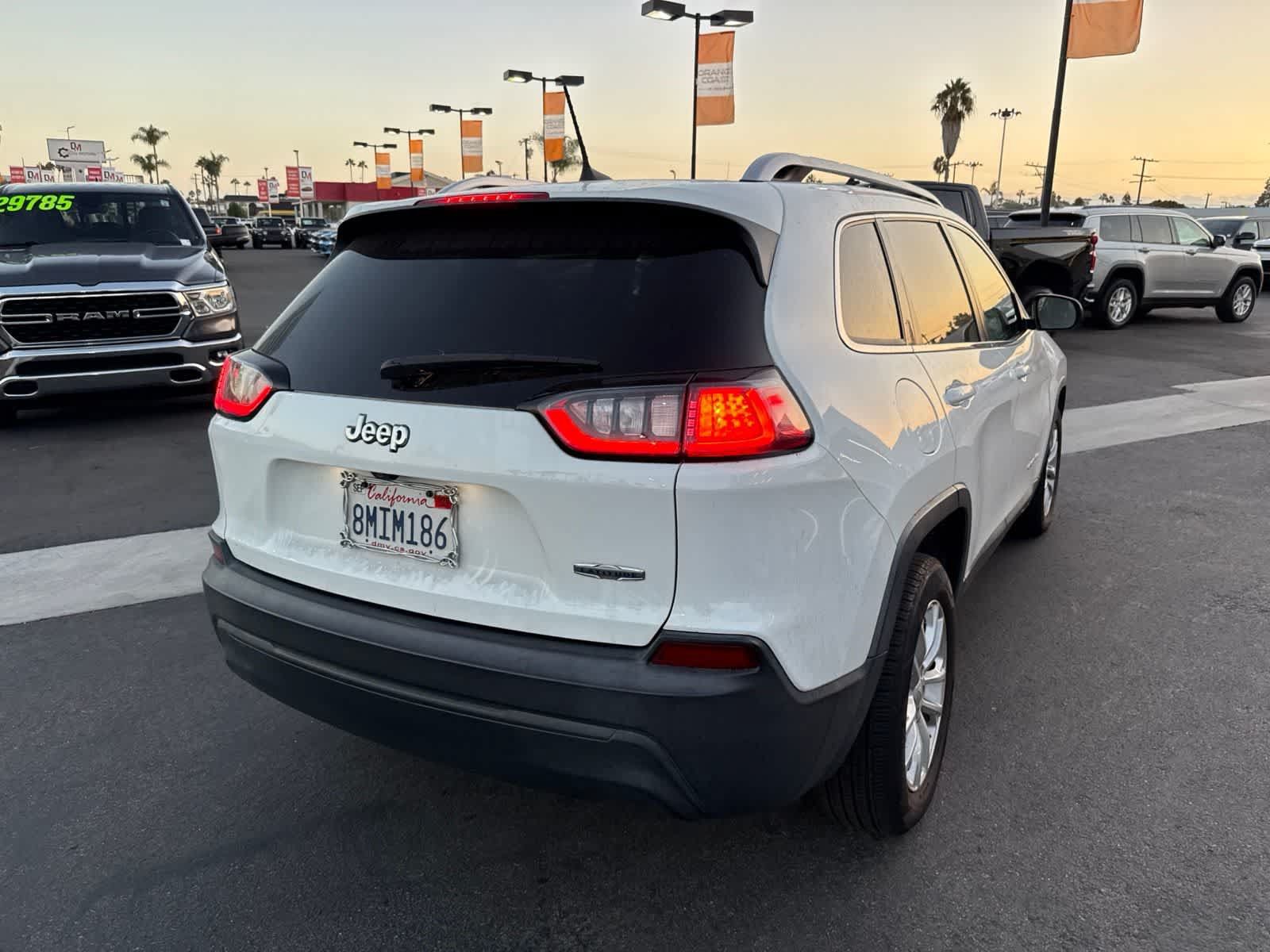 Used 2019 Jeep Cherokee Latitude w/ Popular Appearance Group FWD image 10