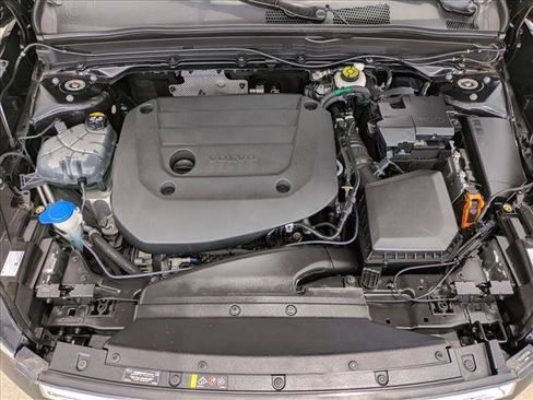 Used 2023 Volvo XC40 B5 Plus w/ Driver Assist Package AWD/4WD image 24