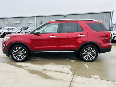 Used 2017 Ford Explorer Platinum image 41