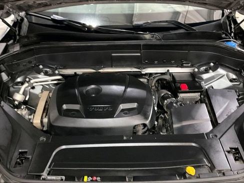 Used 2019 Volvo XC90 T5 Momentum w/ Multimedia Package AWD/4WD image 12