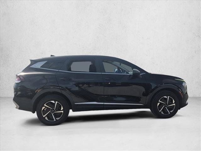Used 2023 Kia Sportage LX AWD/4WD image 4