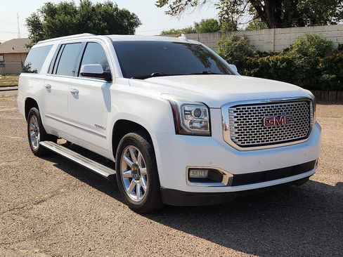 Used 2016 GMC Yukon XL Denali w/ Open Road Package AWD/4WD image 6