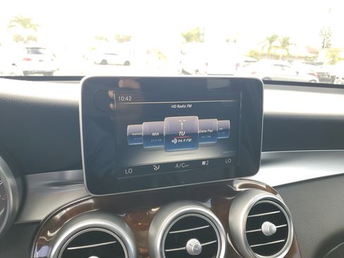 Used 2017 Mercedes-Benz GLC 300 4MATIC image 21