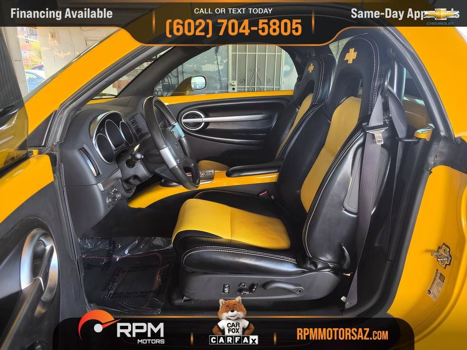 Used 2004 Chevrolet SSR w/ Preferred Equipment Group RWD image 9